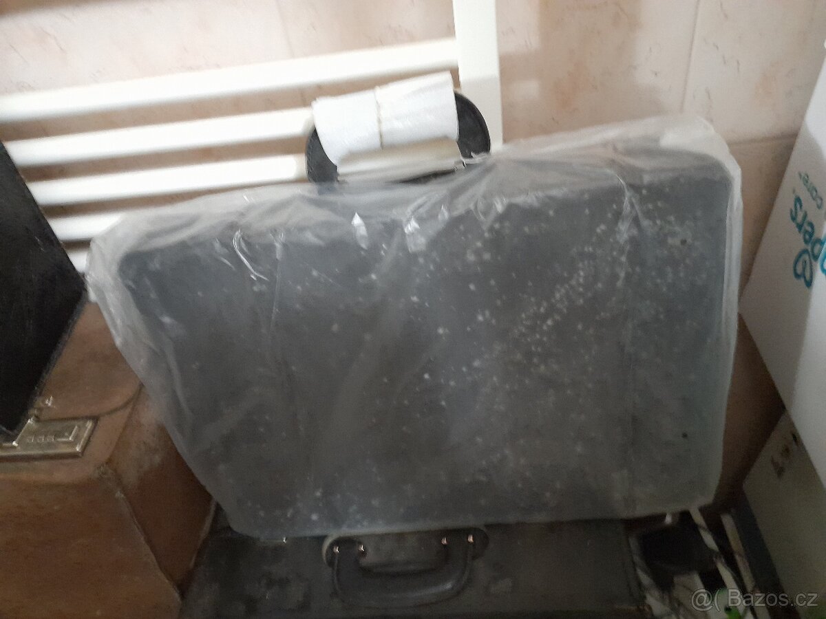 Prodám nový nepoužitý nevybaleny kufřík kožený