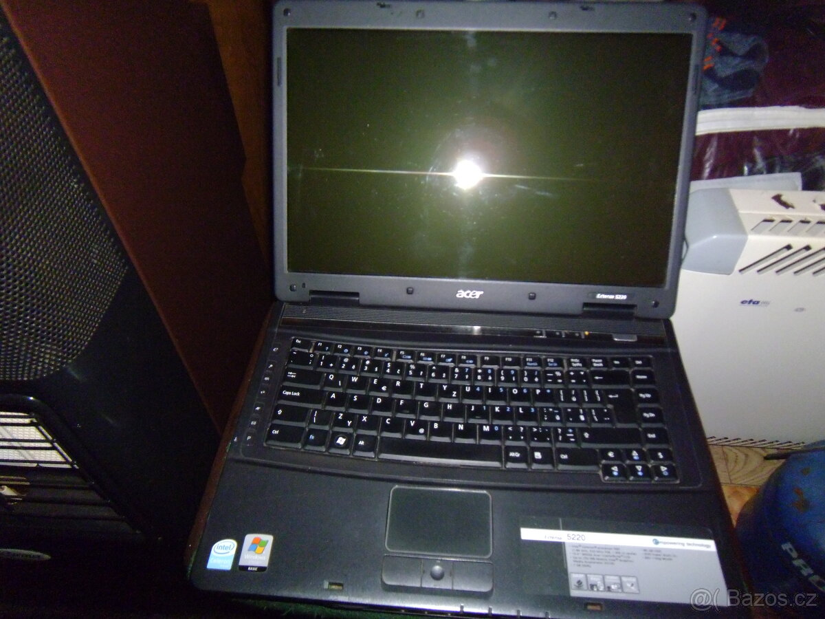 ACER EXTENSA 5220.