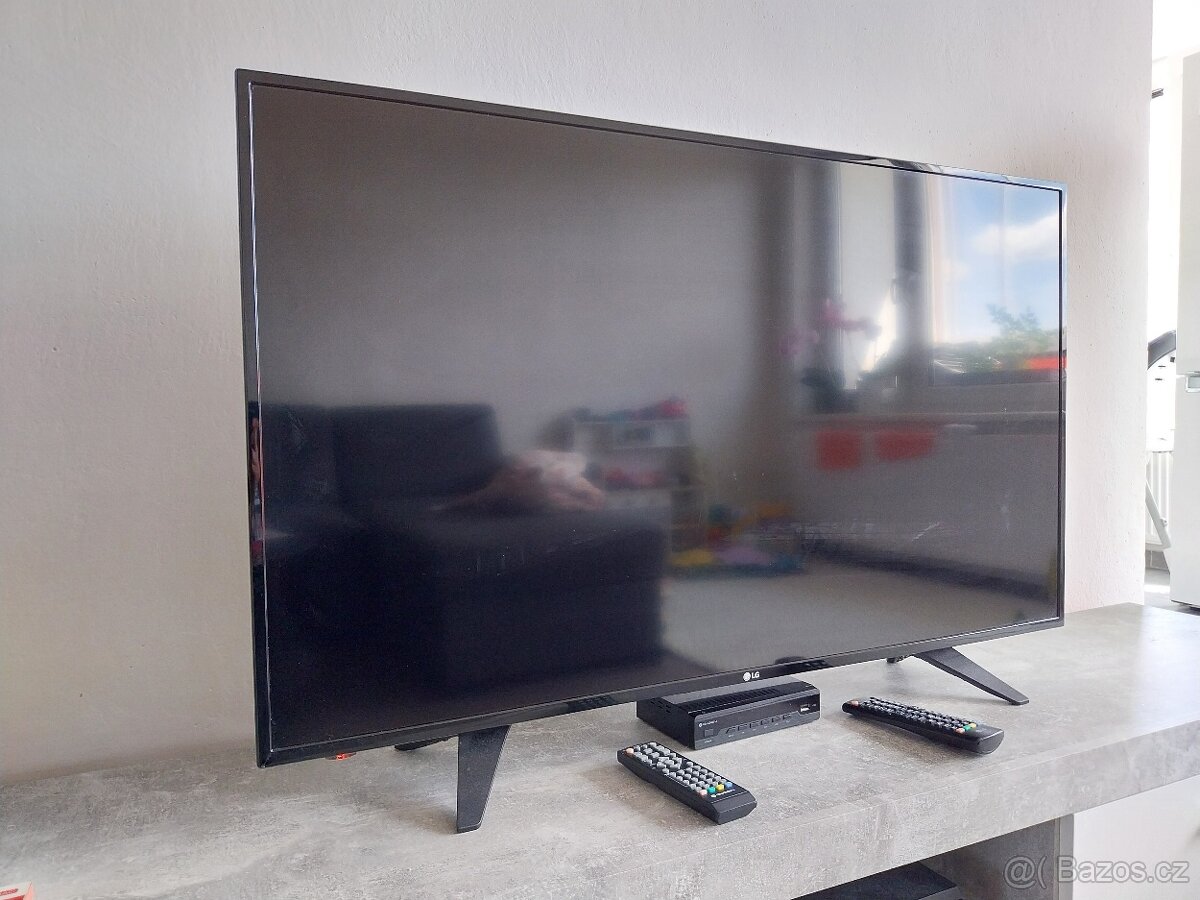 Televizor - LG 43LH501C + set-top box