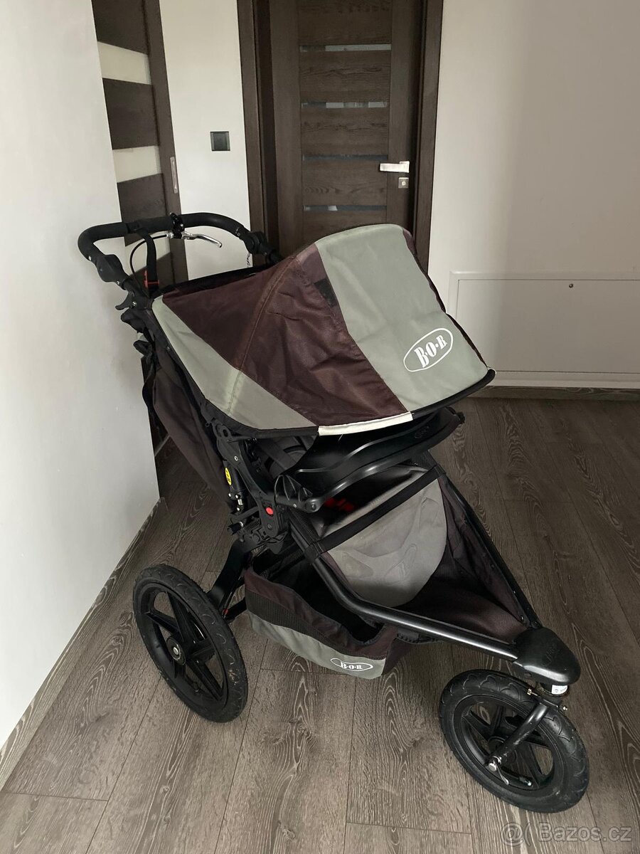 Kocarek sportovní v krabici Britax Bob