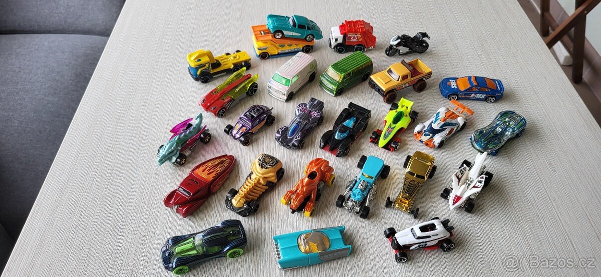 Hot Wheels 26ks.