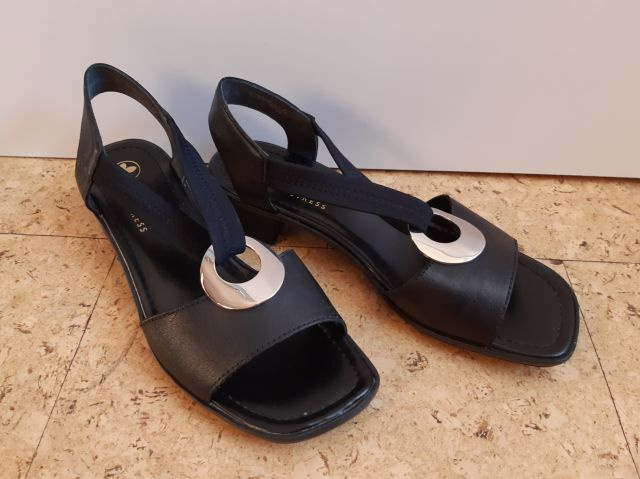 Dámské letní/společenské černé boty Rieker č. 38,5-39