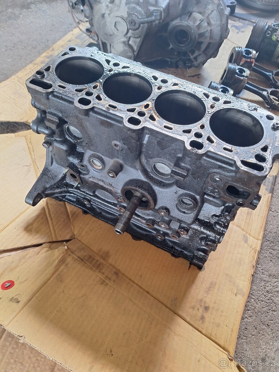 Prodám holý blok motoru Mazda RF7J