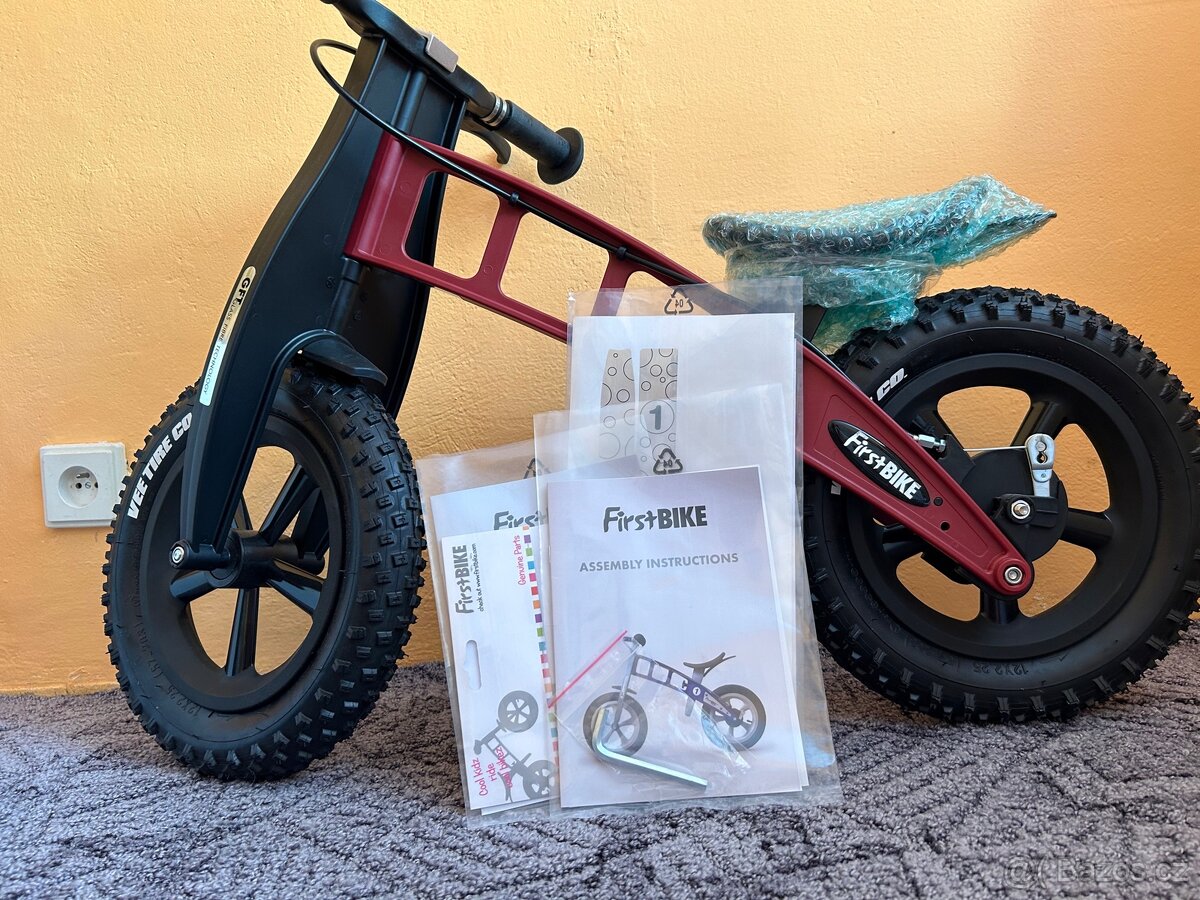 FirstBike Odrážedlo FAT Red