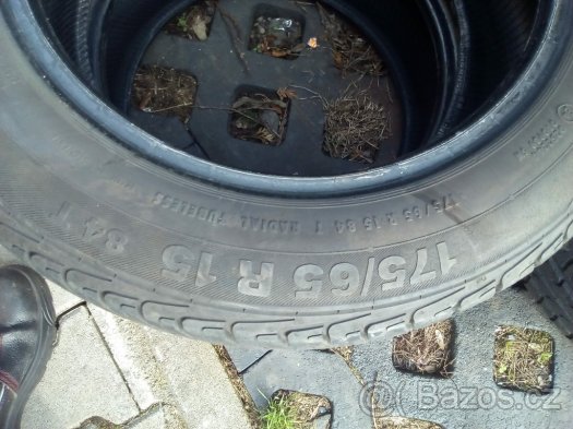 Prodám letní pneumatiky 175/65/R15 84T Barum Bravuris 2