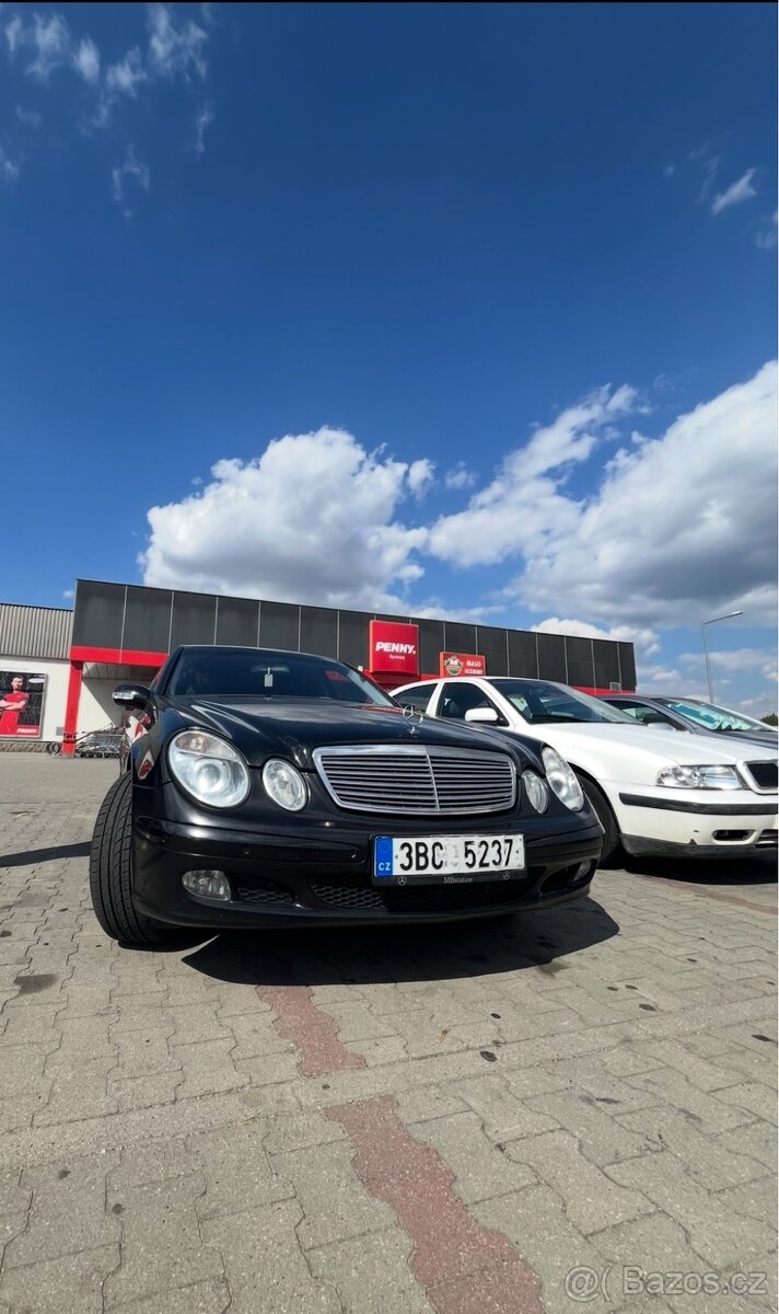 Mercedes-Benz W211 2.2