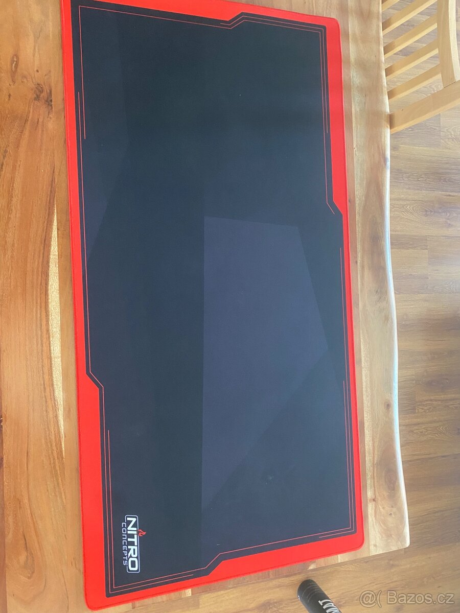 Herní podložka Nitro concepts 1200x600x3 mm