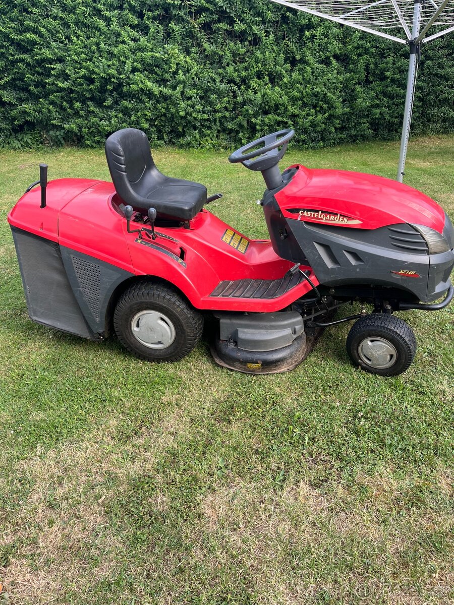 Zahradní traktor CastelGarden