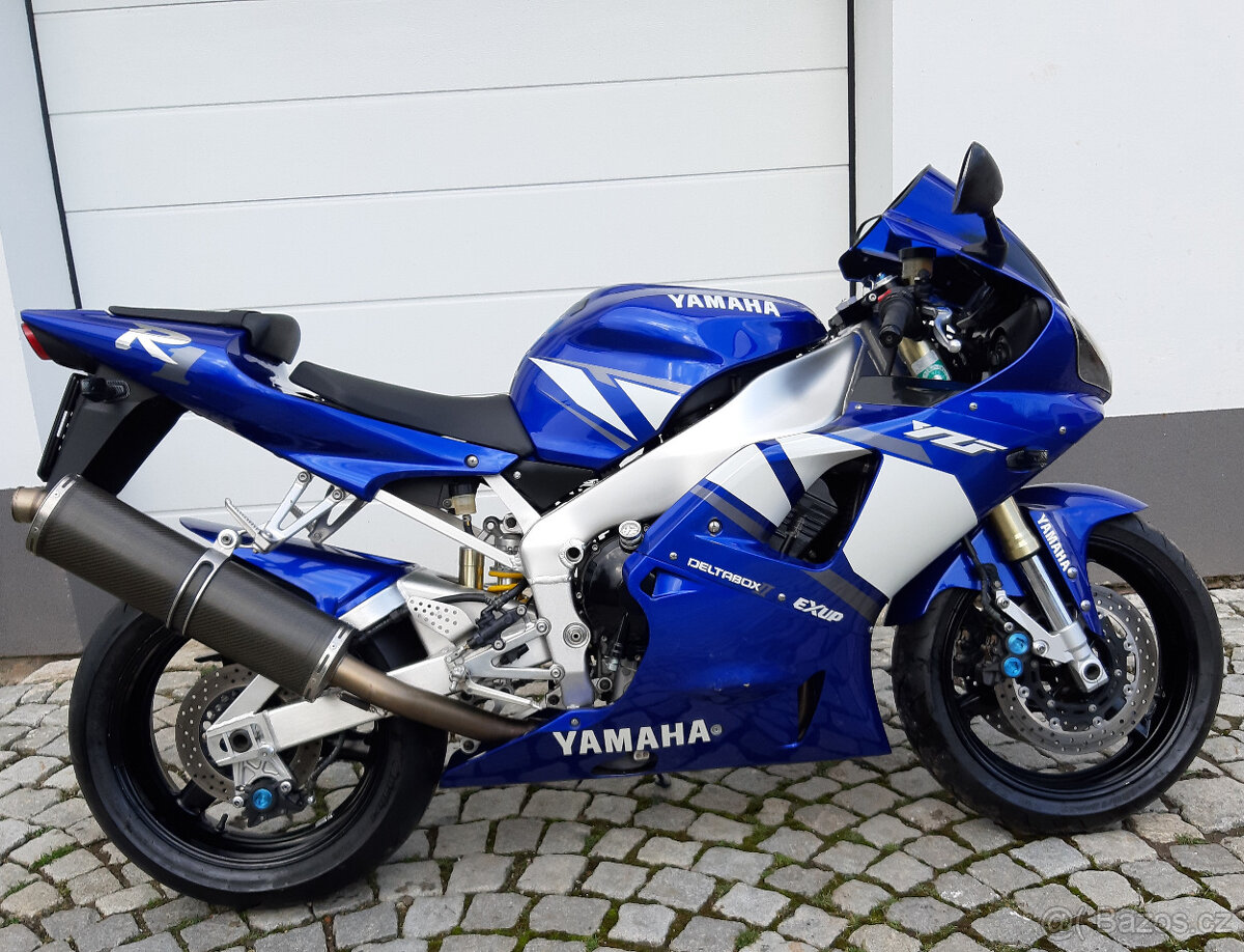 YAMAHA YZF R1