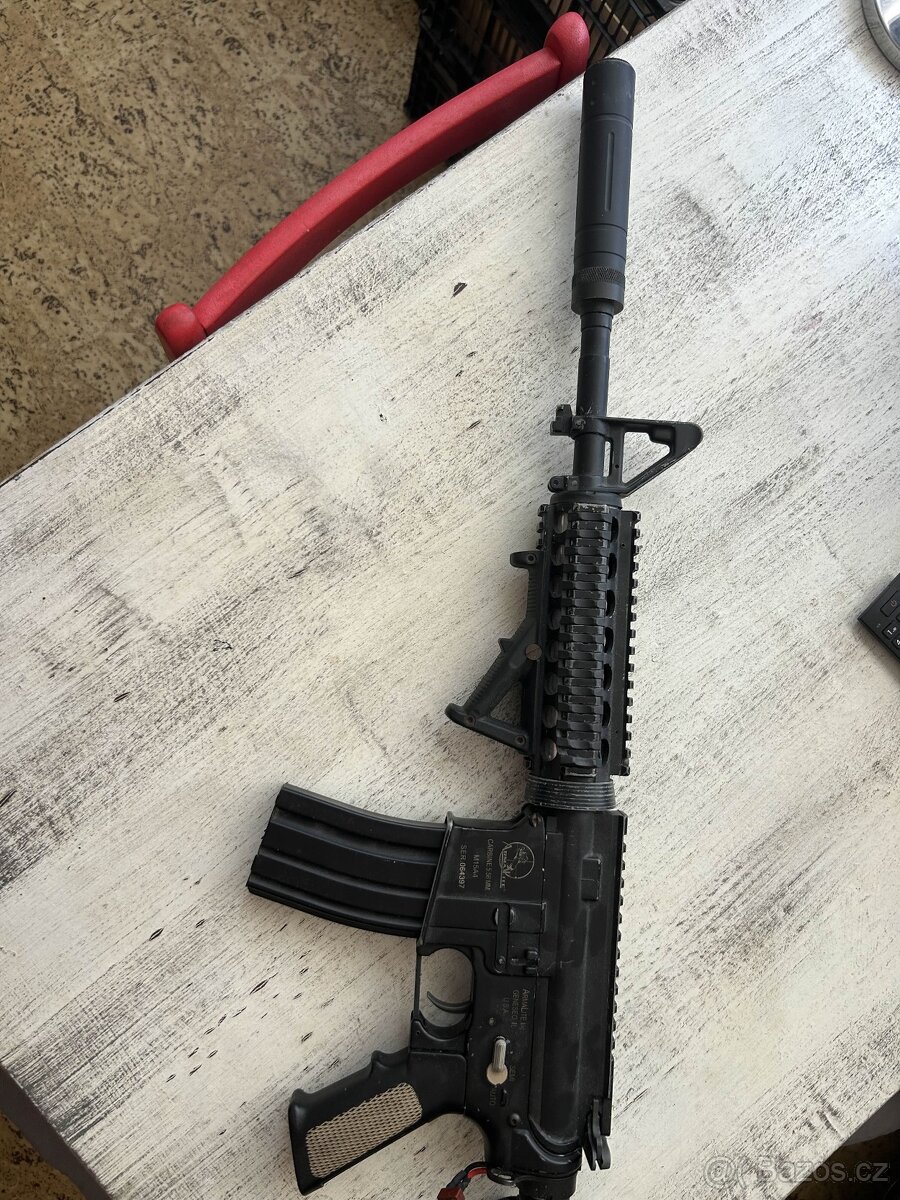 Airsoftová zbraň M4