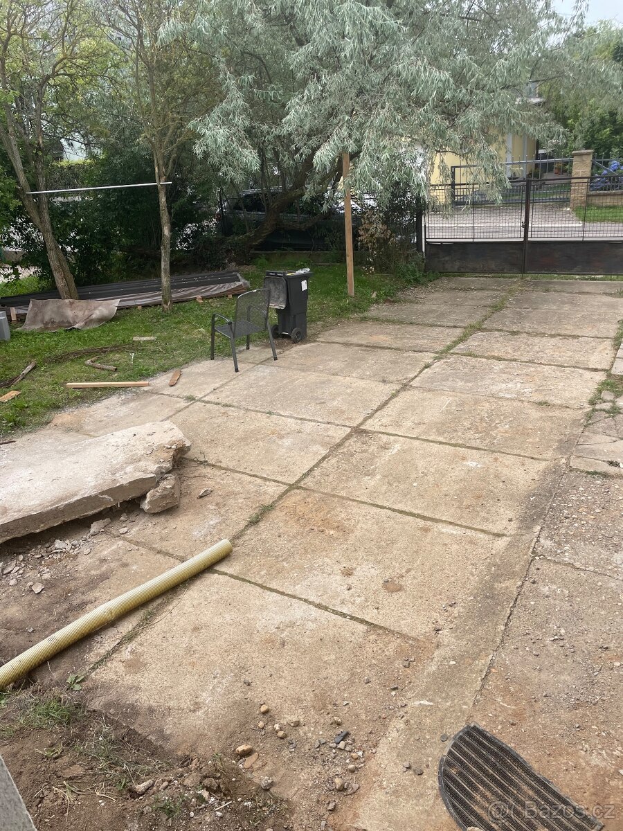Betonové panely za odvoz