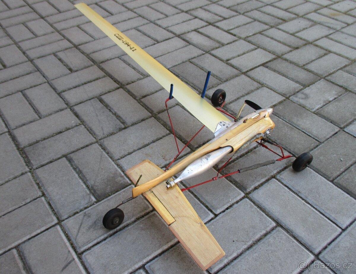 Model F2A rychlostní upoutané letadlo