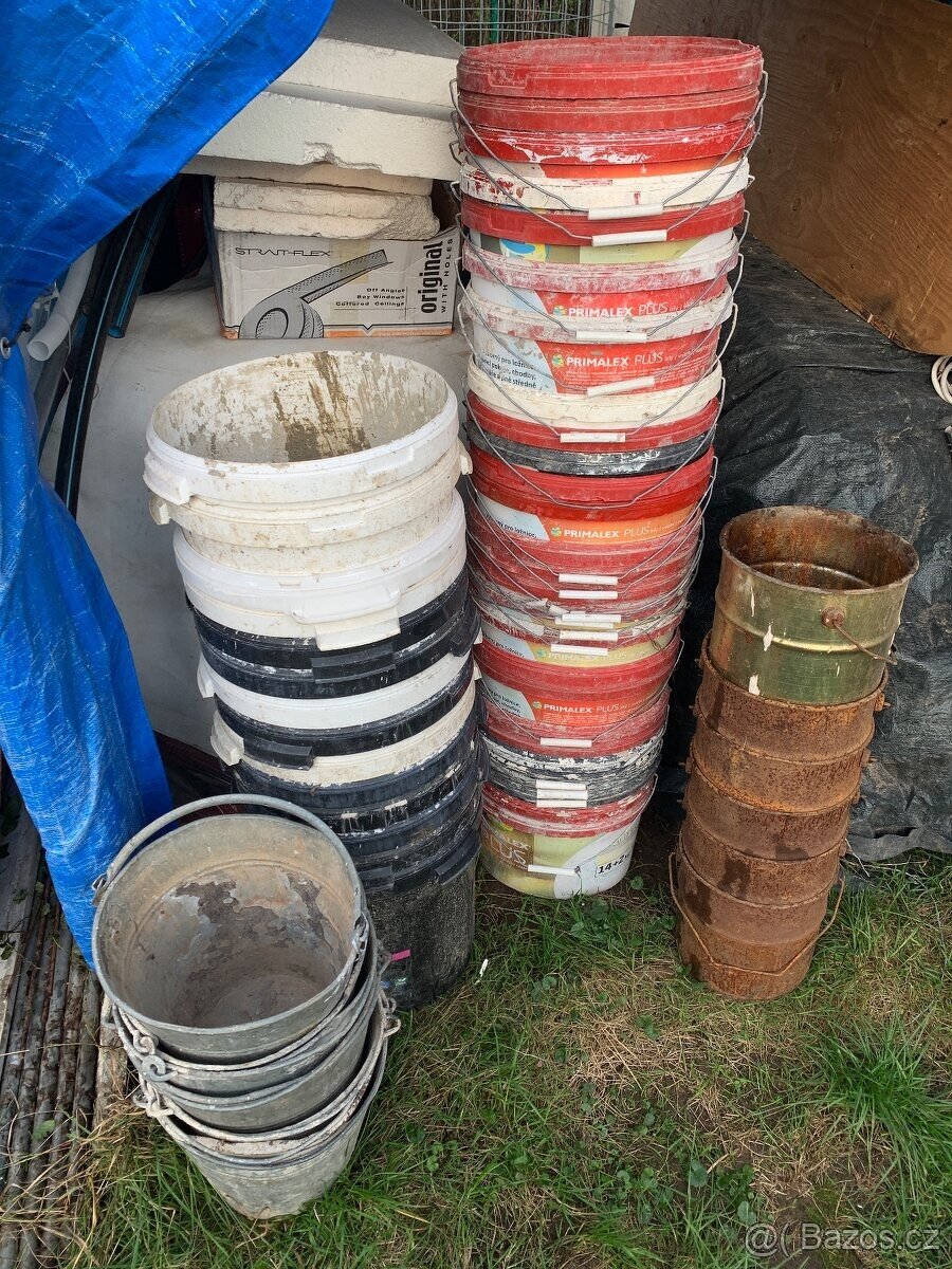 Kyble nadoby na sut nebo stavebni material