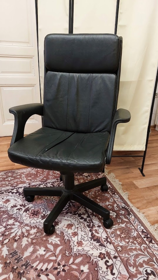 Kancelářská židle (křeslo)