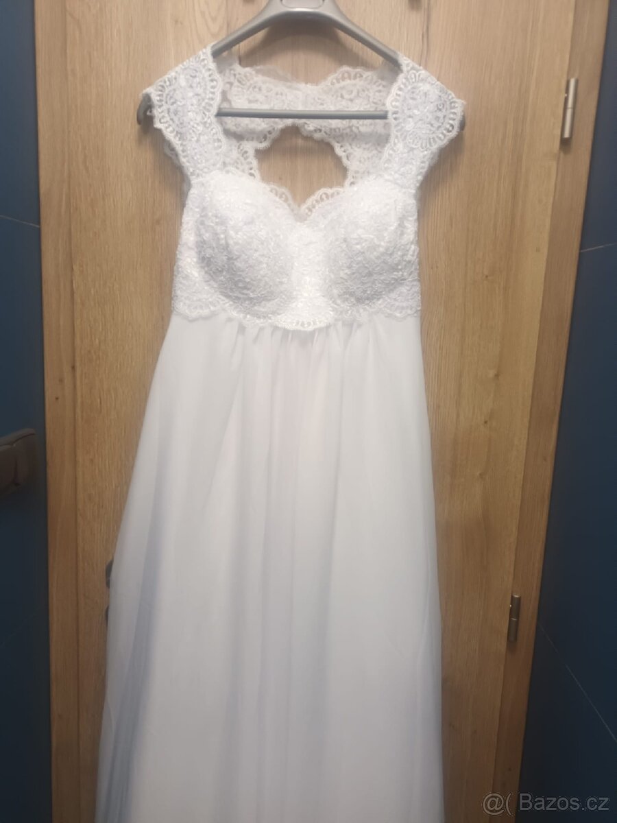 Svatební šaty šněrovací