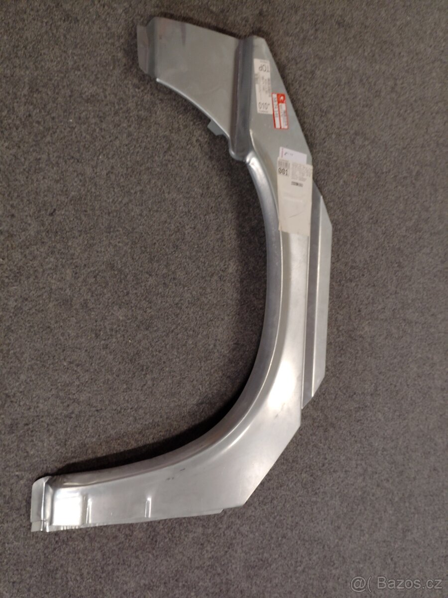 Lem zadního blatníku na VW Transporter T4