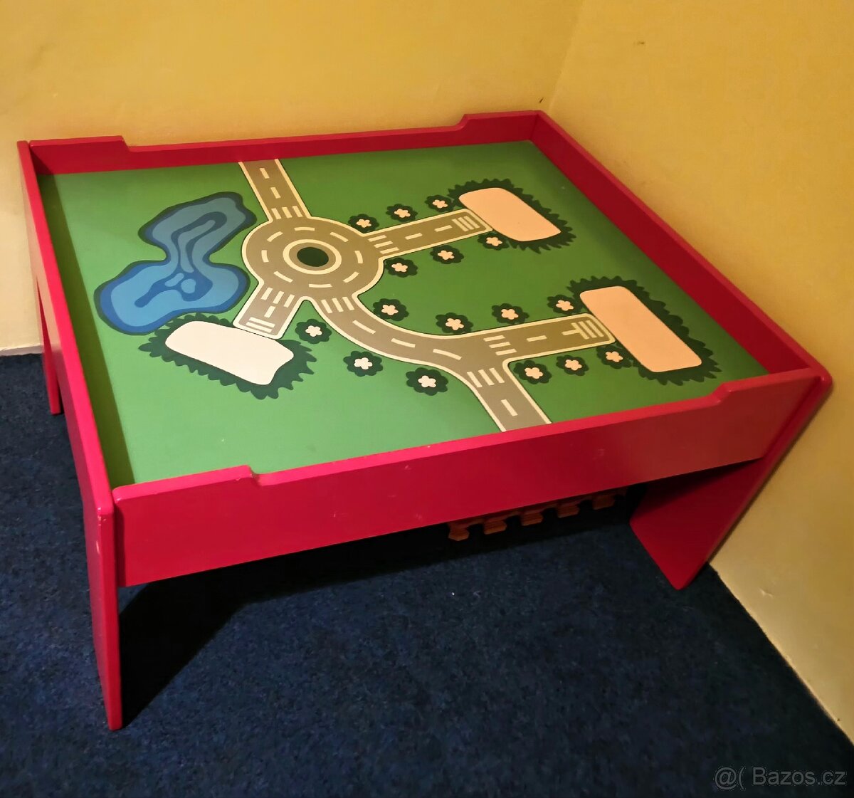 Dětský hrací stolek