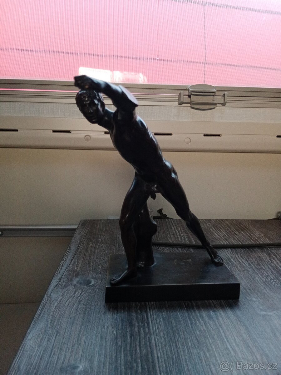 Bronzová soška gladiátora podle Agasiáse z  Efezu SLEVA 1000