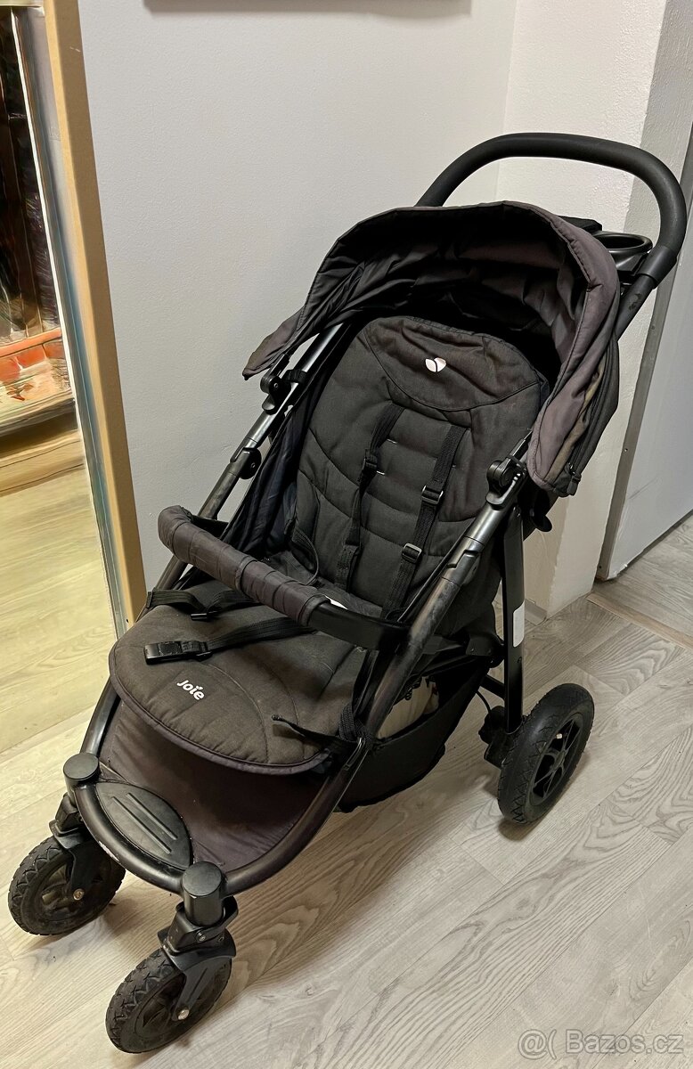 kočárek Joie