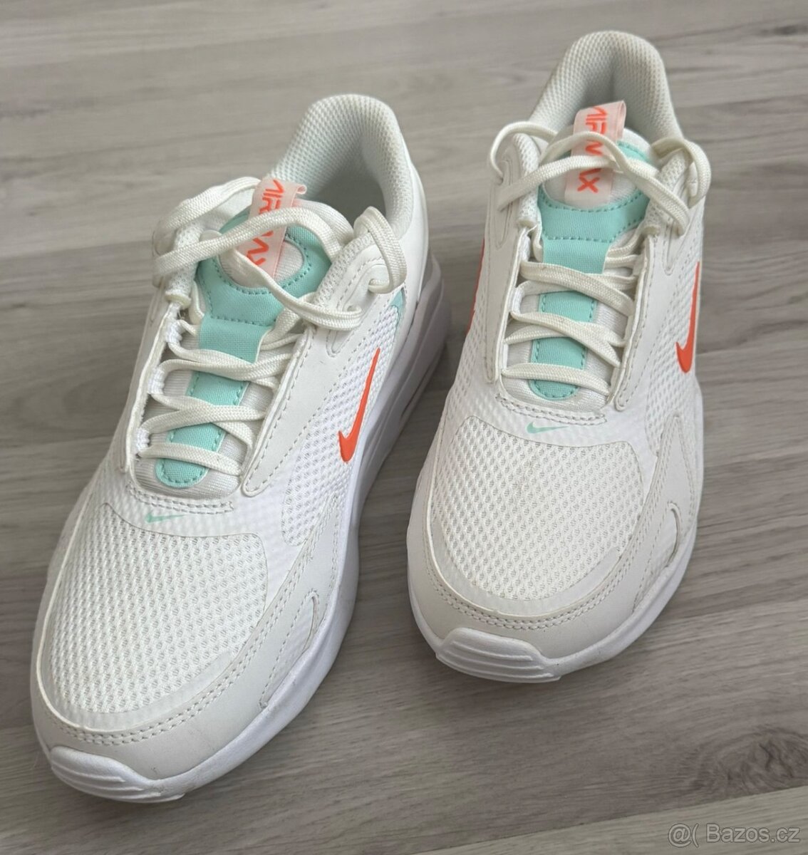 Dámské boty Nike Air Max Bolt v bílé barvě