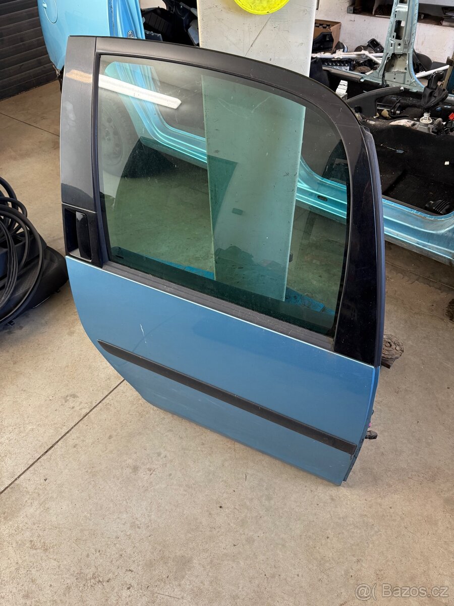 Škoda roomster zadní dveře