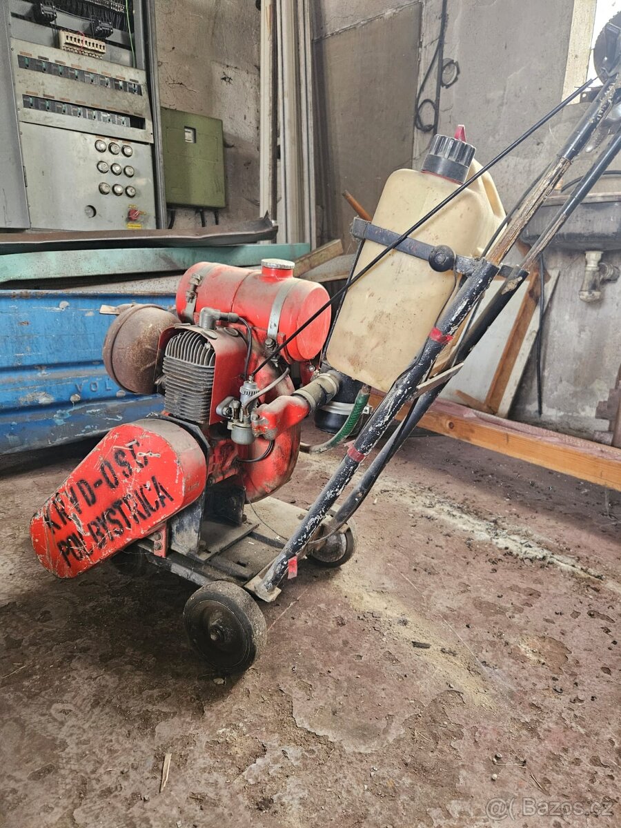 Řezačka na beton/asfalt