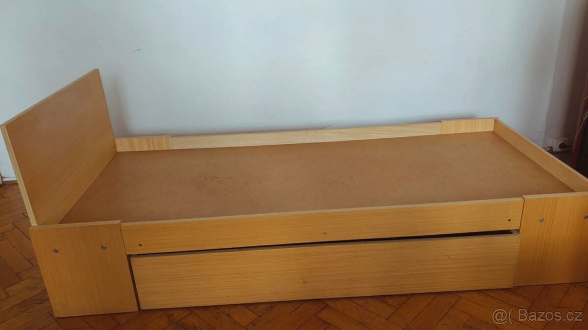Postel jednolůžko