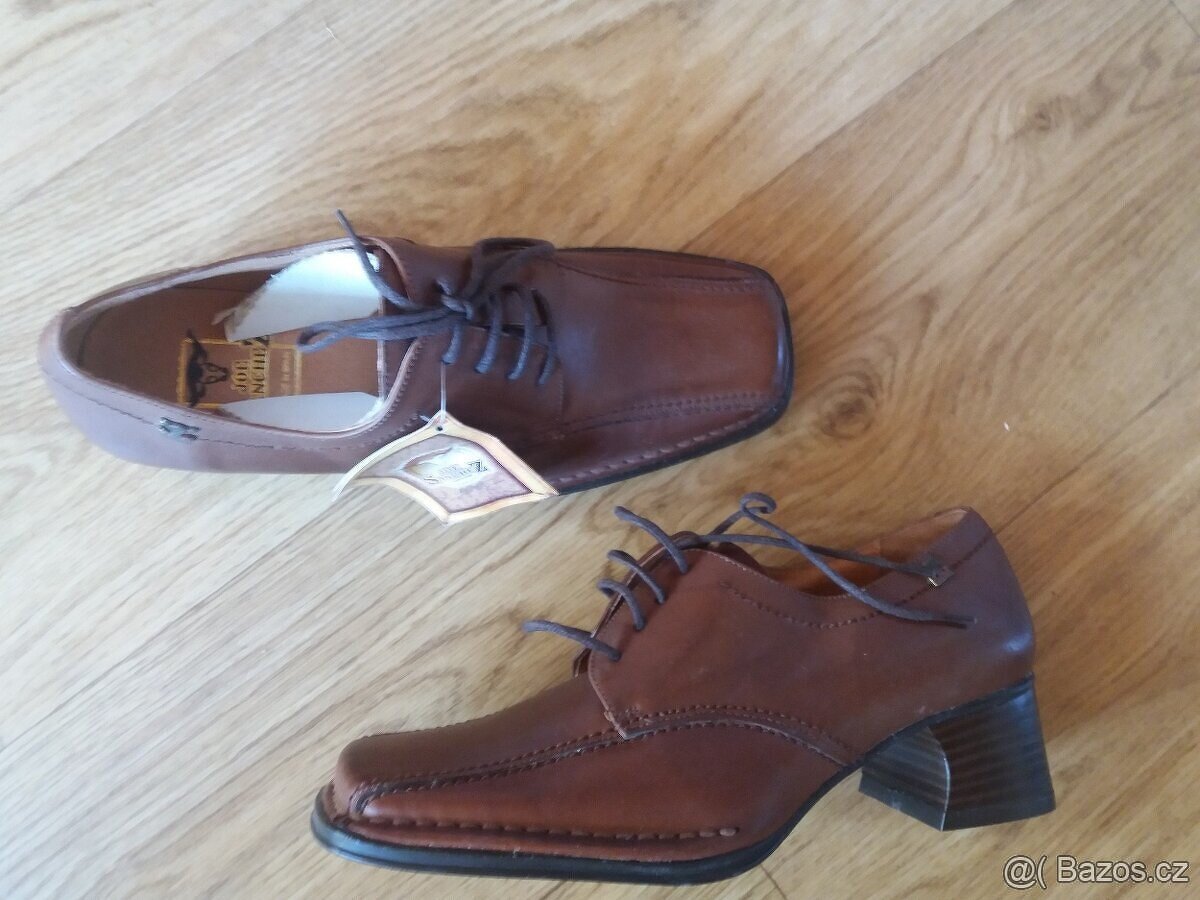 Nové kožené boty na šněrování