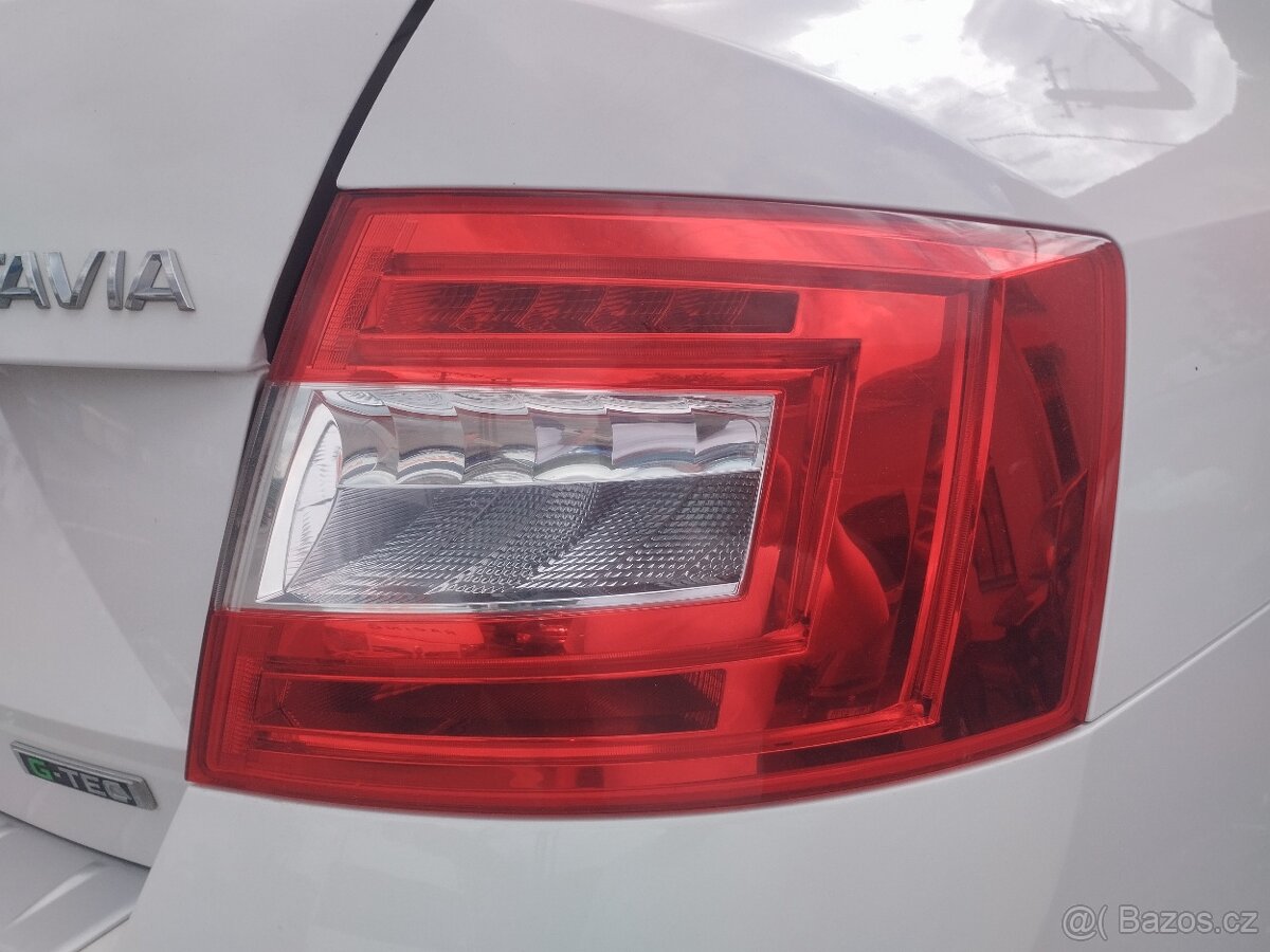 Zadní světla Škoda Octavia 3 sedan před lift