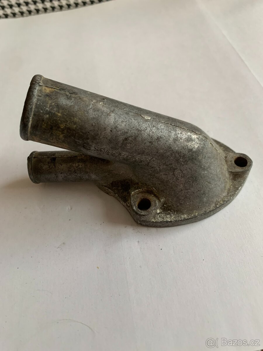 Náustek vodní pumpy Wartburg