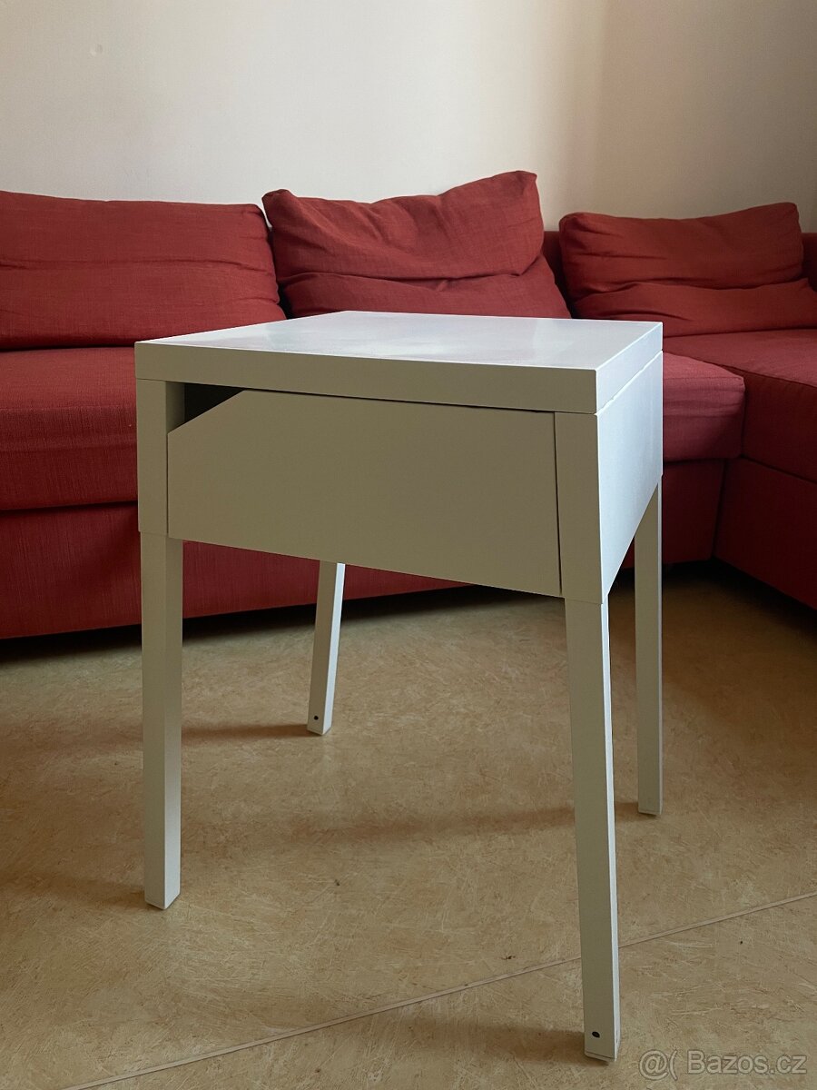 Noční stolek
