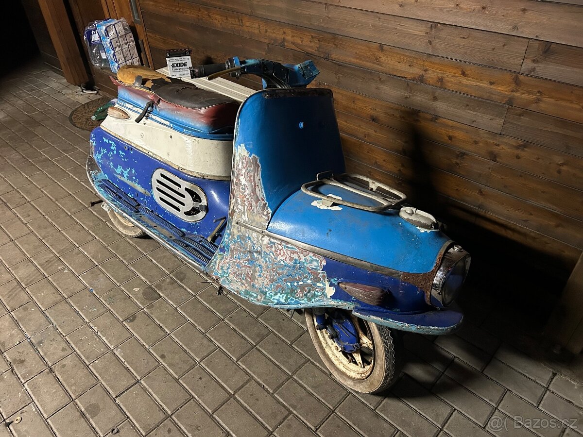 ČZ 175/502 Deluxe skútr prase
