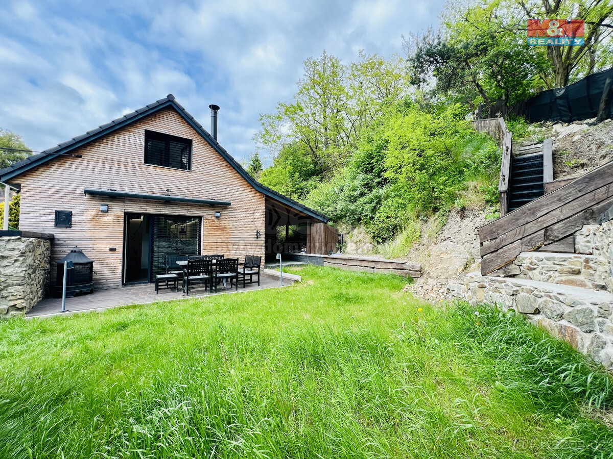 Prodej rodinného domu, 190 m², pozemek 635 m², Hromnice