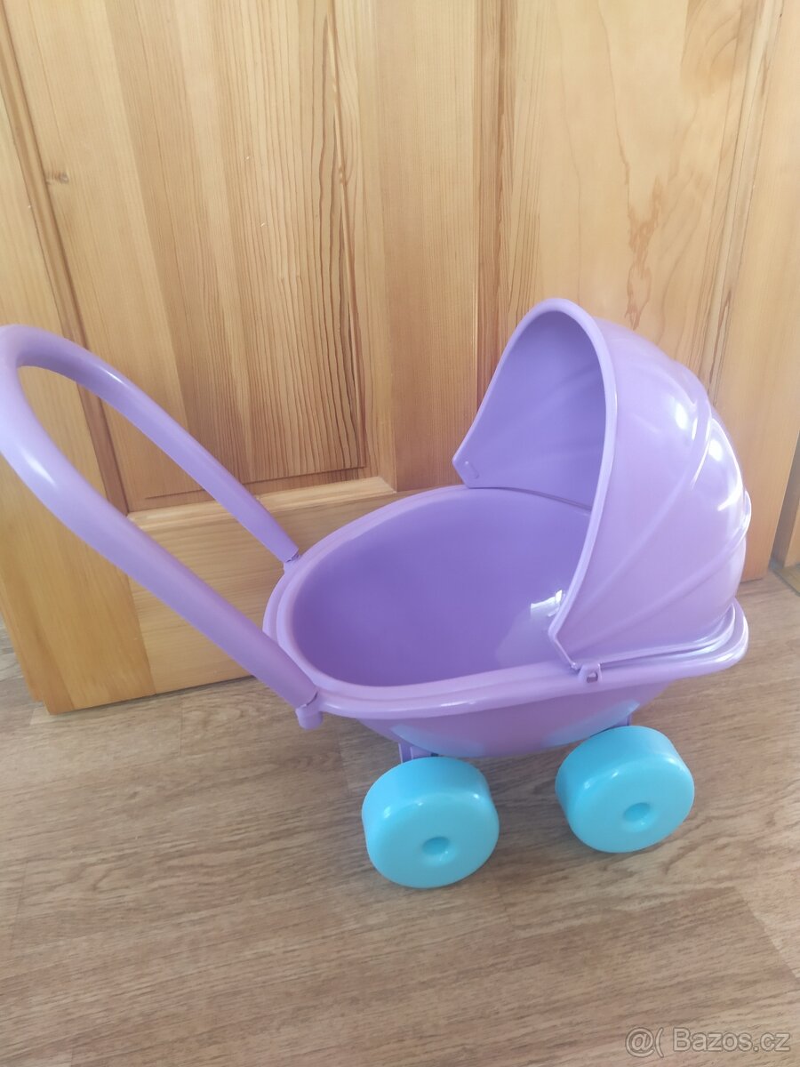 Kočárek pro malé holčičky
