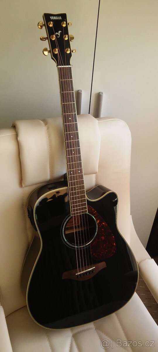 Prodám elektroakustickou kytaru YAMAHA FGX 730 SC BLACK