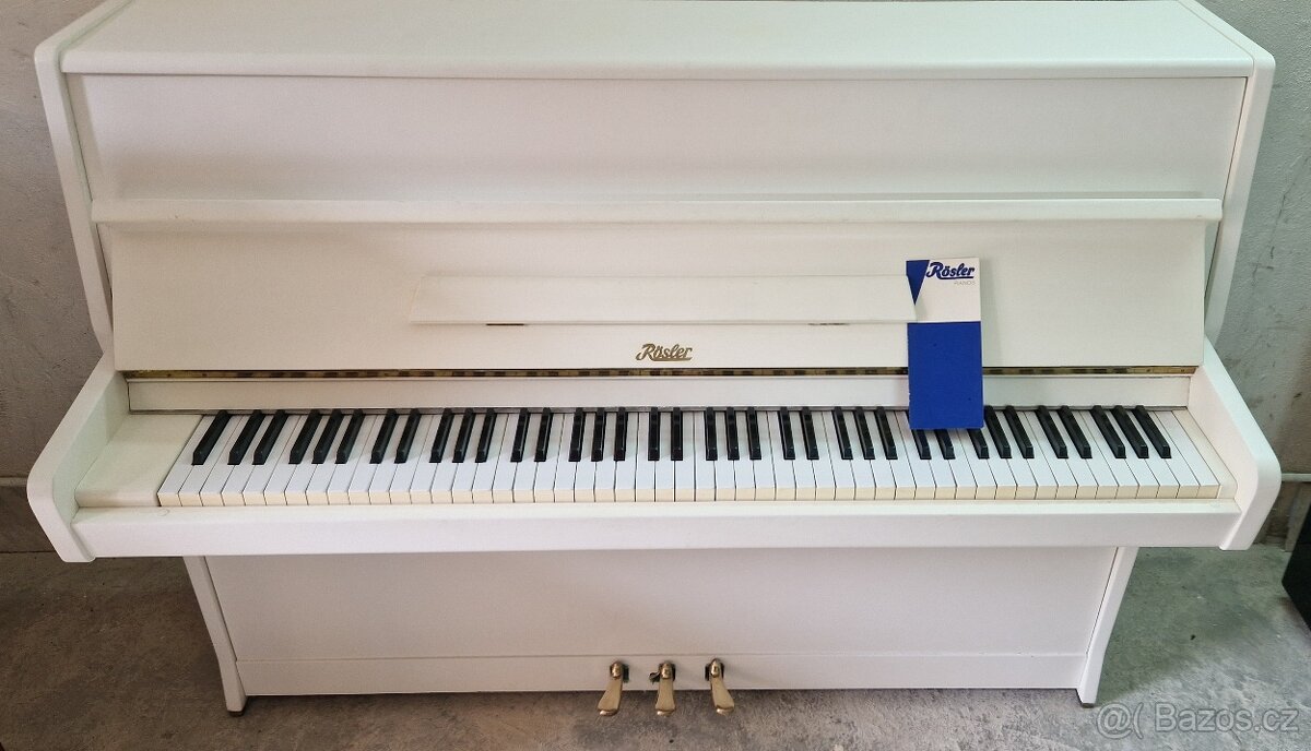 Bílé piano Rösler - Petrof - Renner z roku 1990