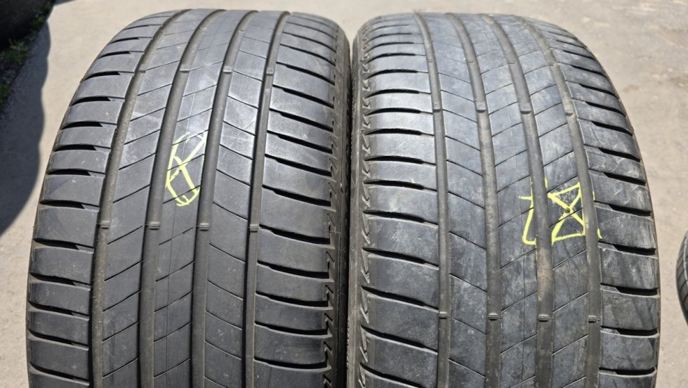 Letní pneu 245/40/19 Bridgestone