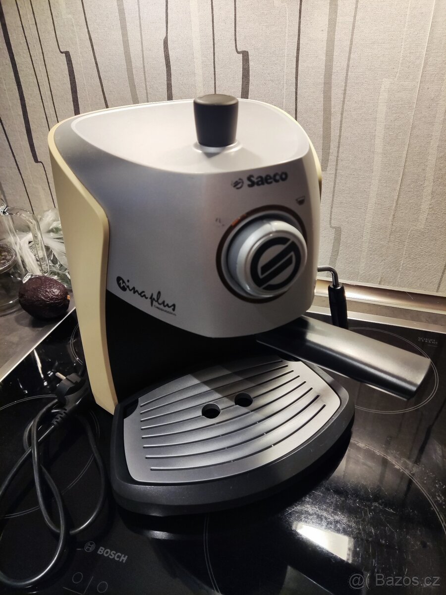 Pakový kavovár Saeco Nina Plus Cappuccino