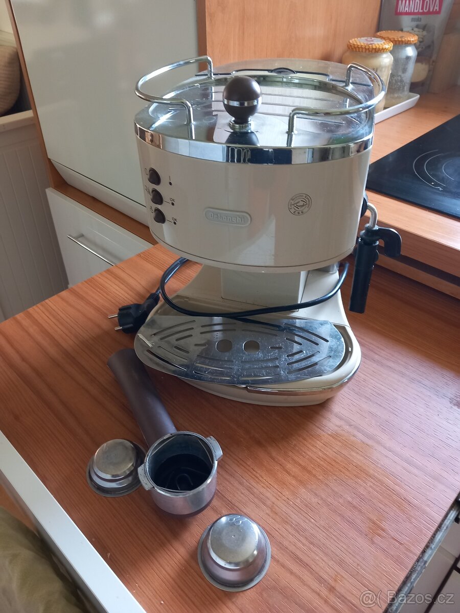 kávovar DeLonghi