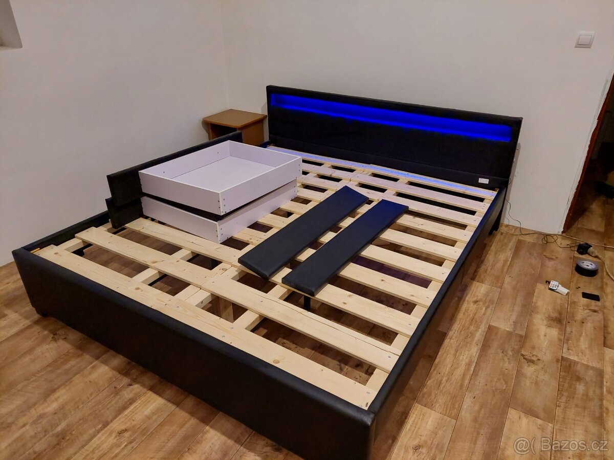 RGB led postel 180x200 cm