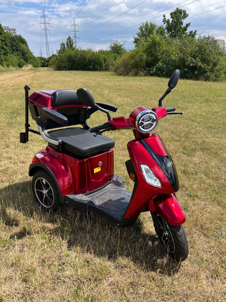Selvo 31000EB - červená, tříkolka pro důchodce