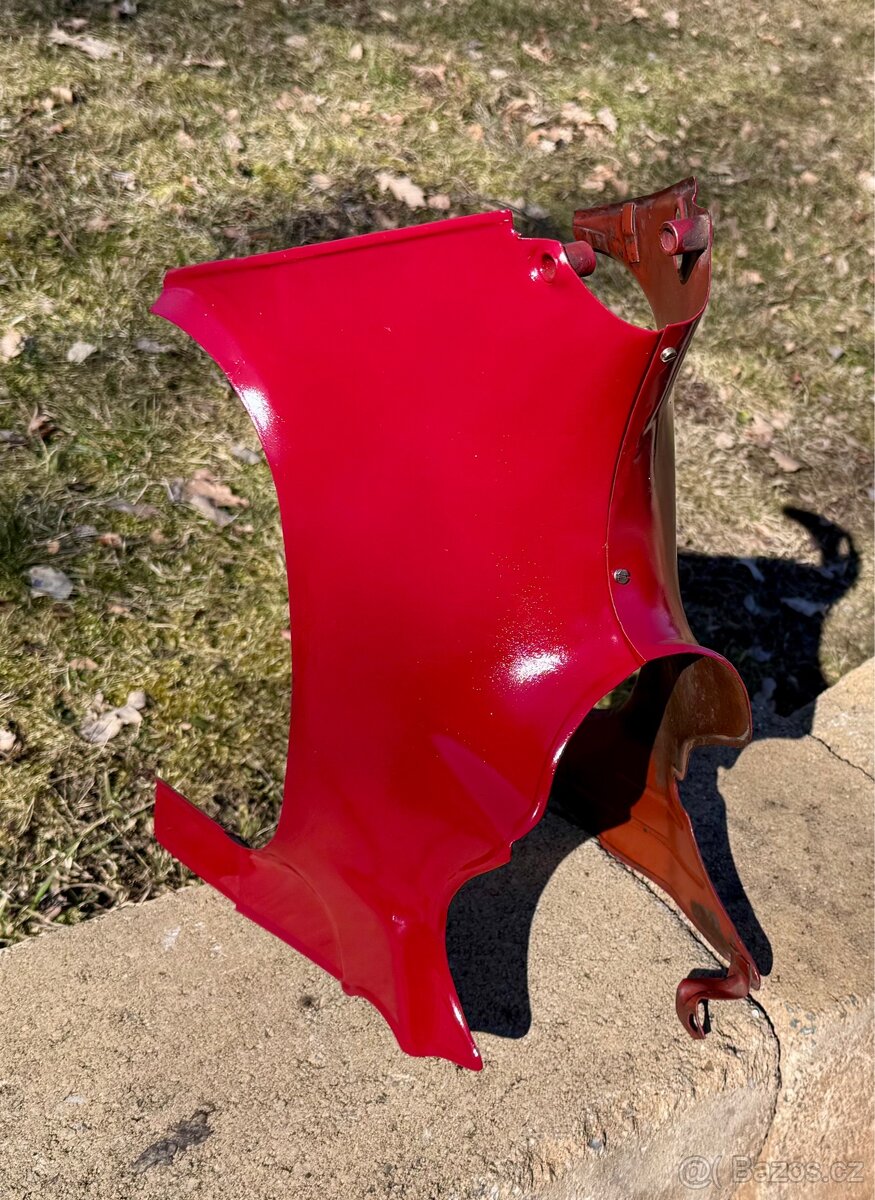 ČZ 125 175 250 kývačka - podsedlové plechy