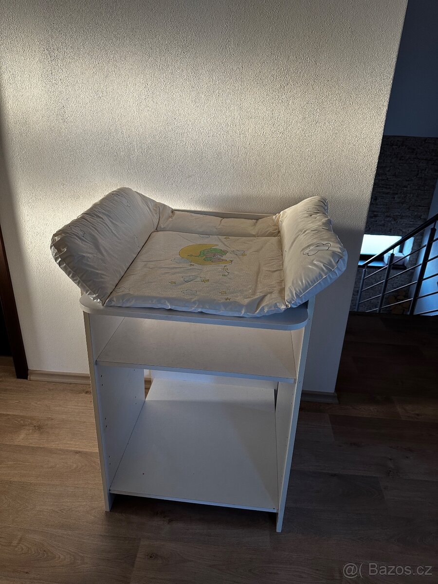 Přebalovací pult