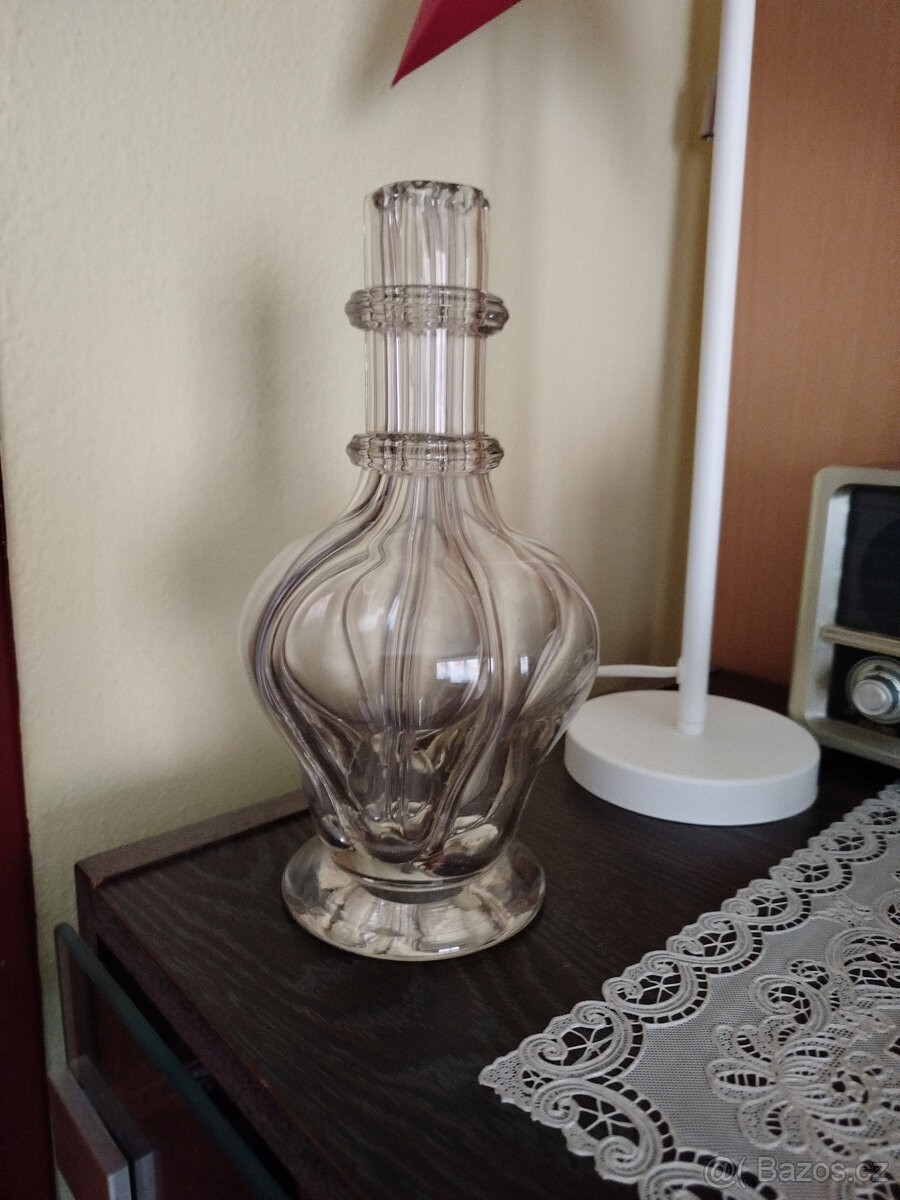 Karafa na alkohol se čtiřmi komorami