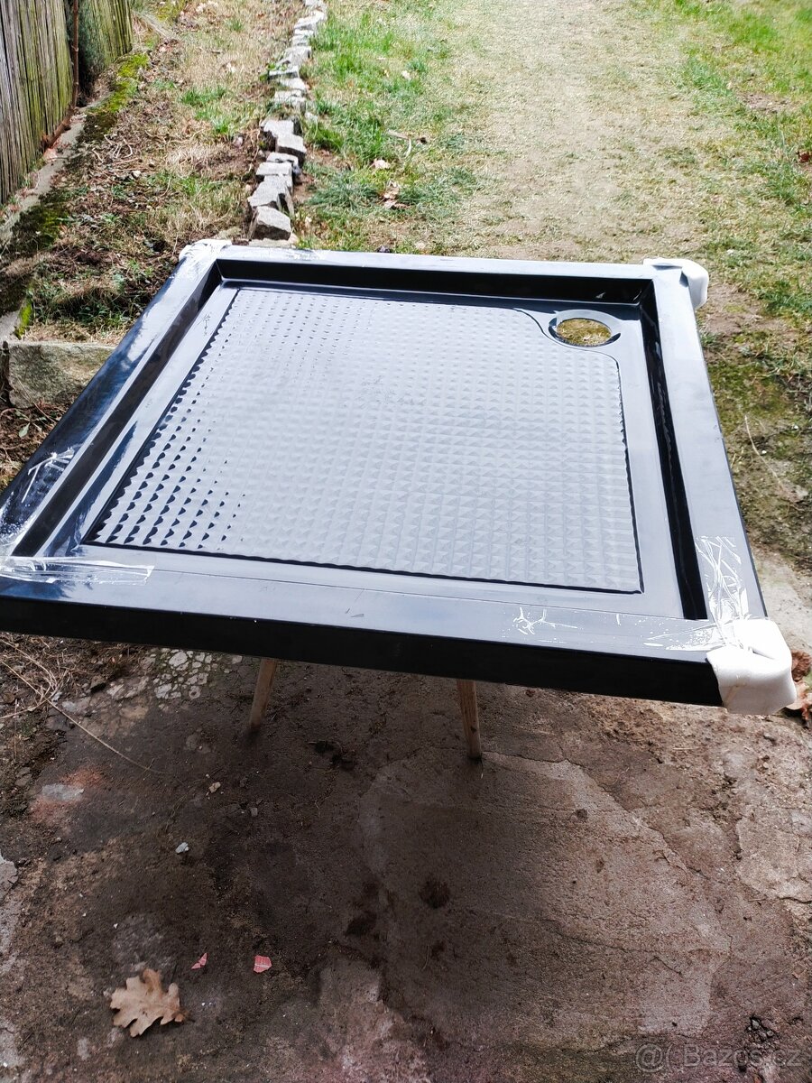 Sprchová vanička .Černa