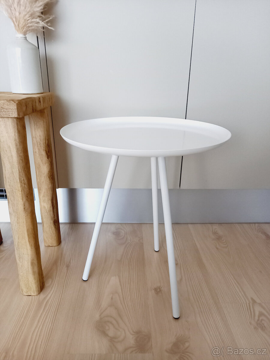 Bílý kovový stolek Frost - WHITE LABEL