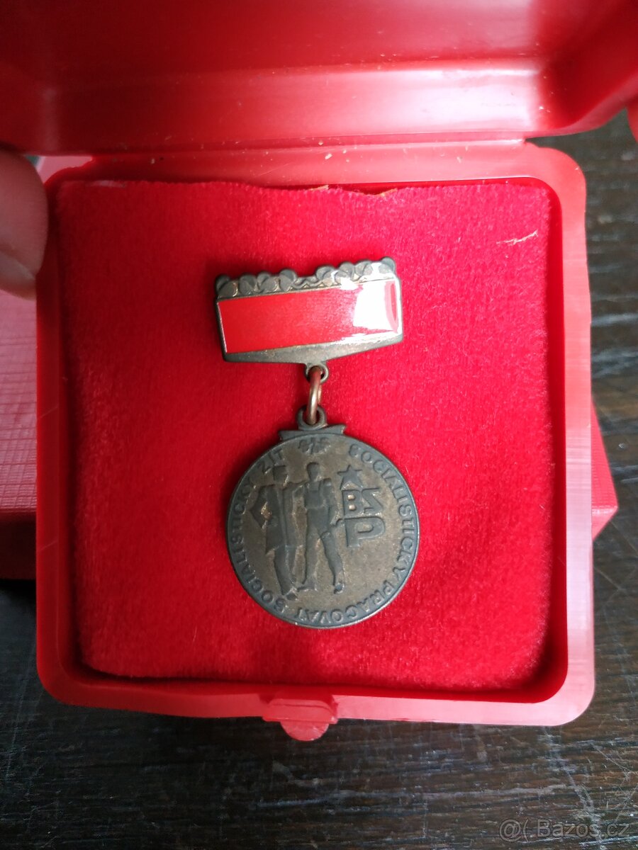 Pamětní medaile - „Za zásluhy o politicko výchovnou činnost“