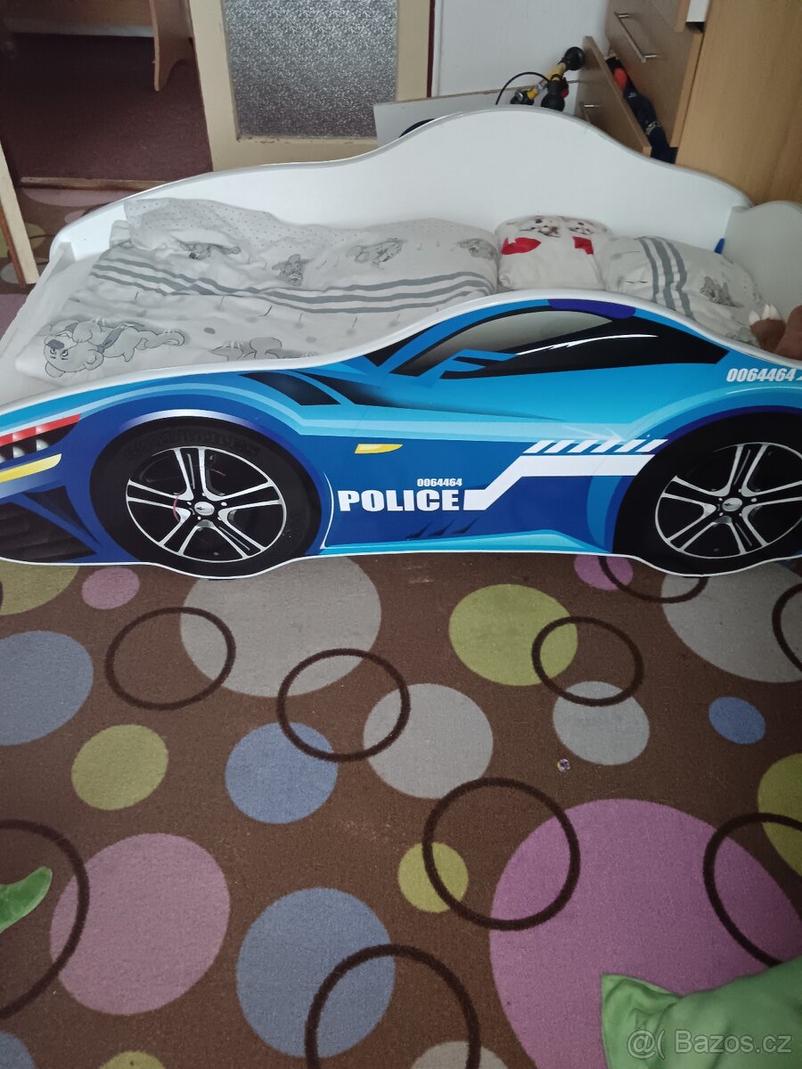 Dětská postel auto
