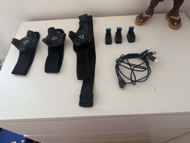 3x HTC Vive tracker strap + 3x HTC Tracker 2.0