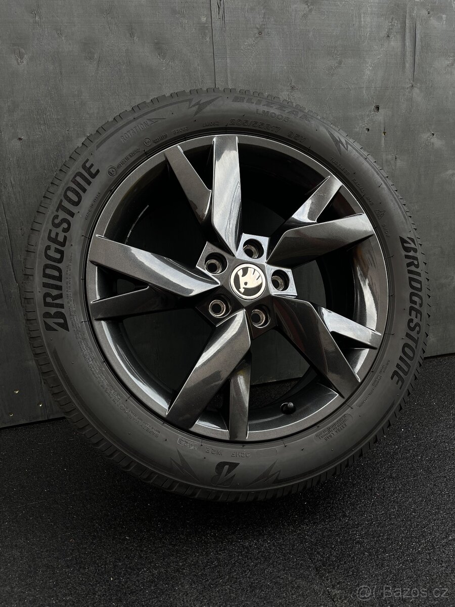 Alu. škoda octavia LYRA 5x112 205/55/17